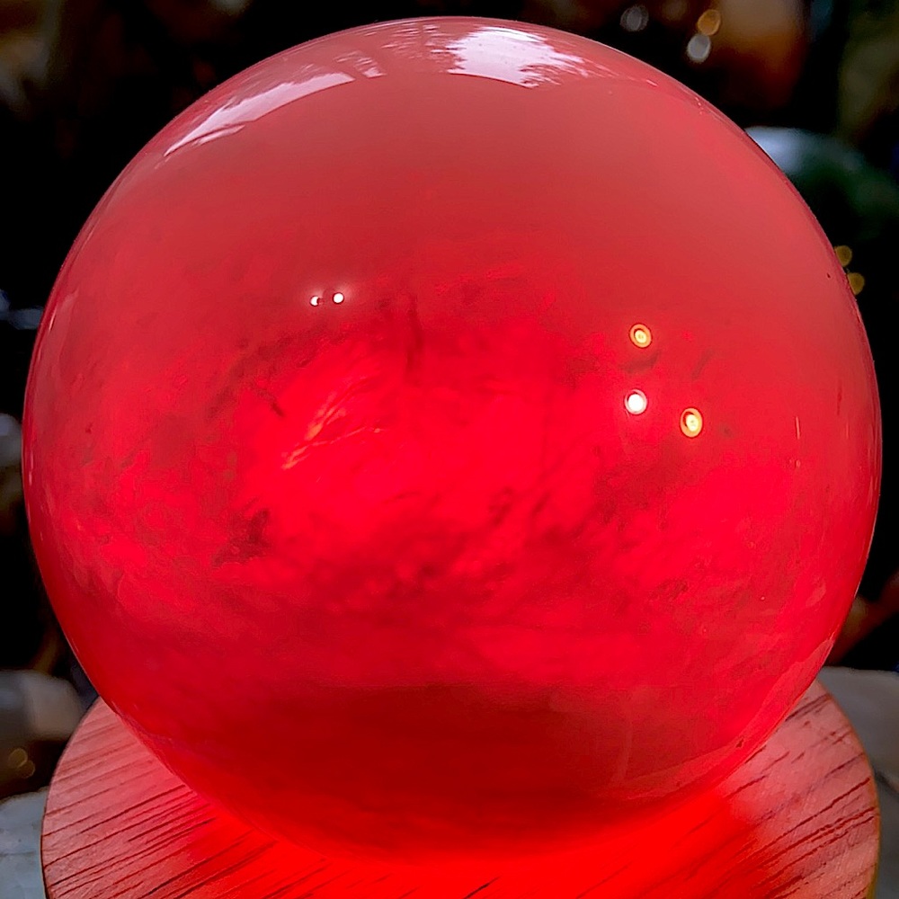 Quartz sphere w/ light